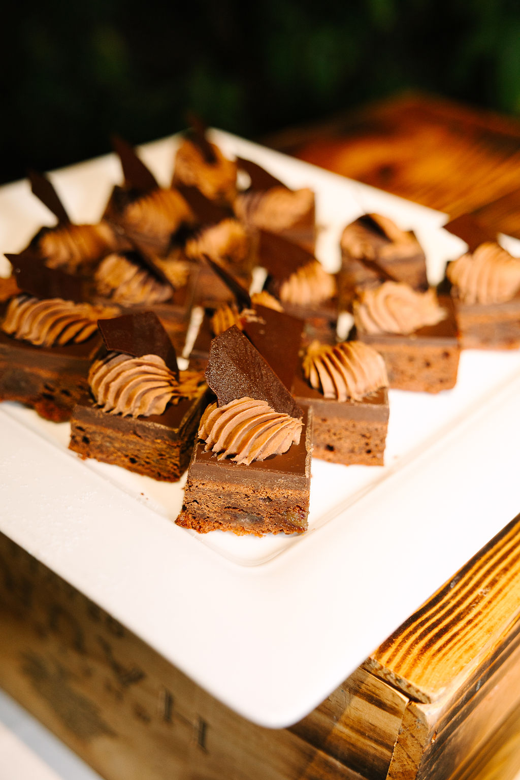 Chocolate Ganache Cake
Layers of chocolate sponge cake and almond ganache paired with pistachio ice cream.